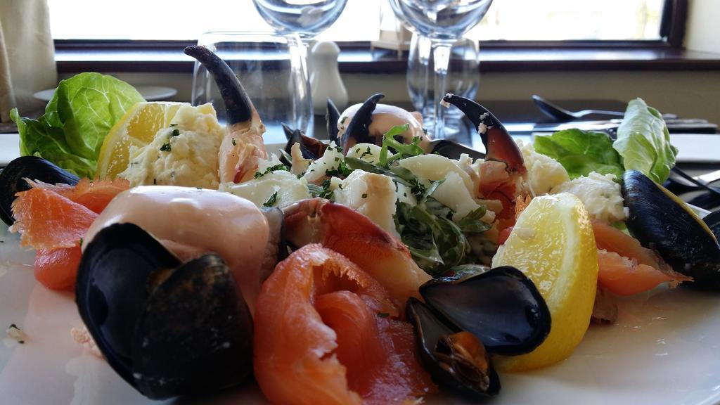 Bay View Hotel Kilkee Bagian luar foto