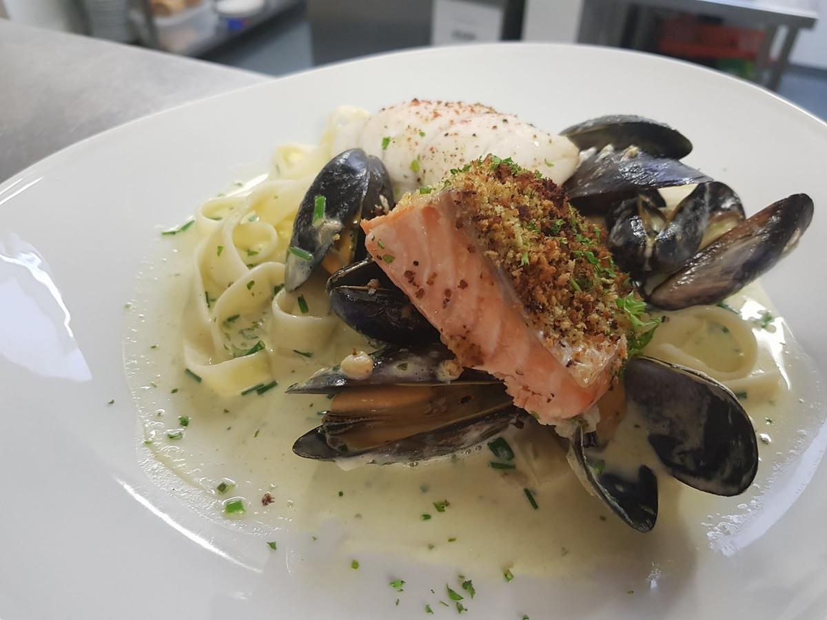 Bay View Hotel Kilkee Bagian luar foto